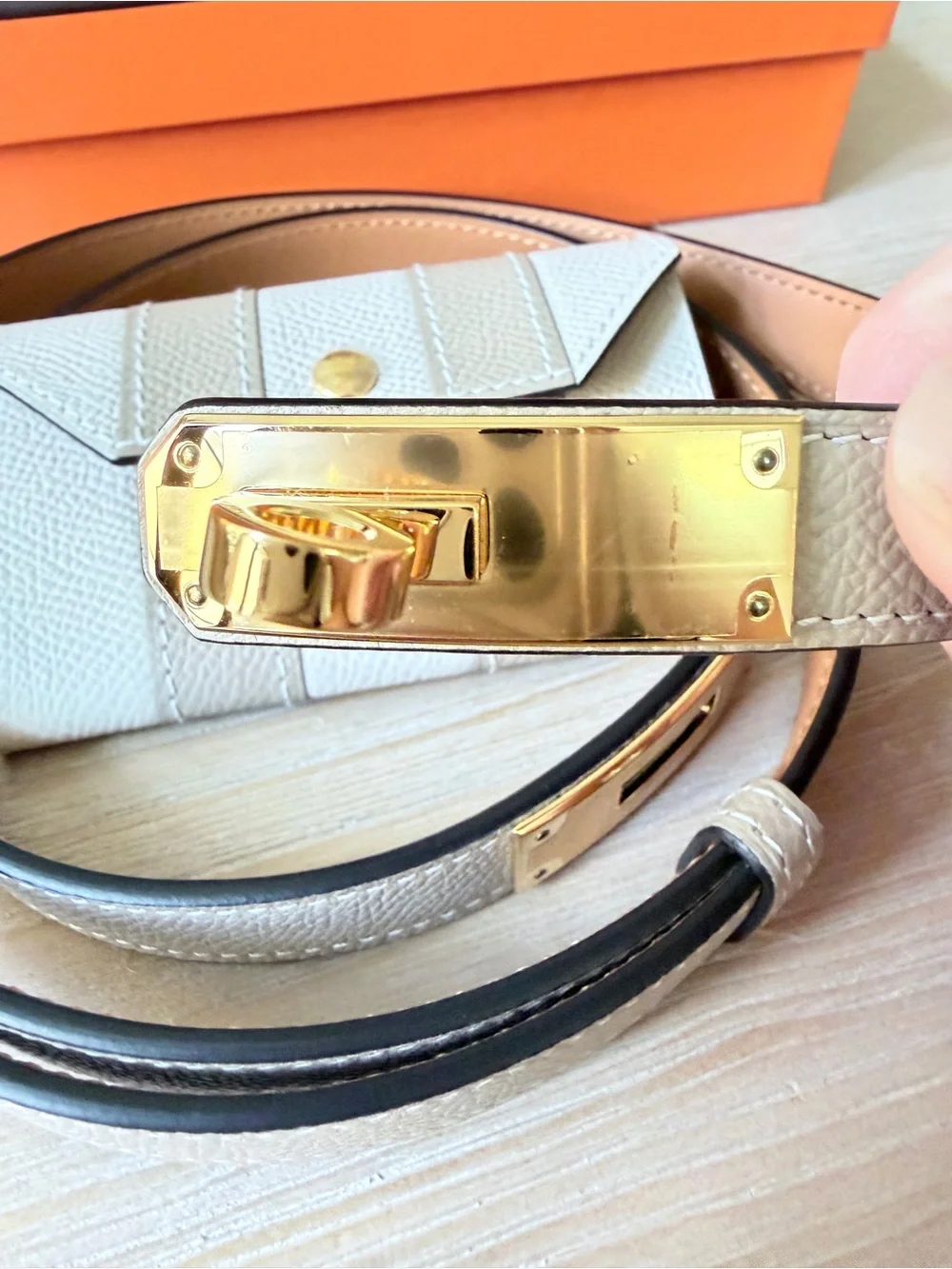 Hermes Kelly Pocket Bayadere 18 belt in Trench/Craie